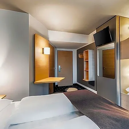 Bonn-west Hotel 3*